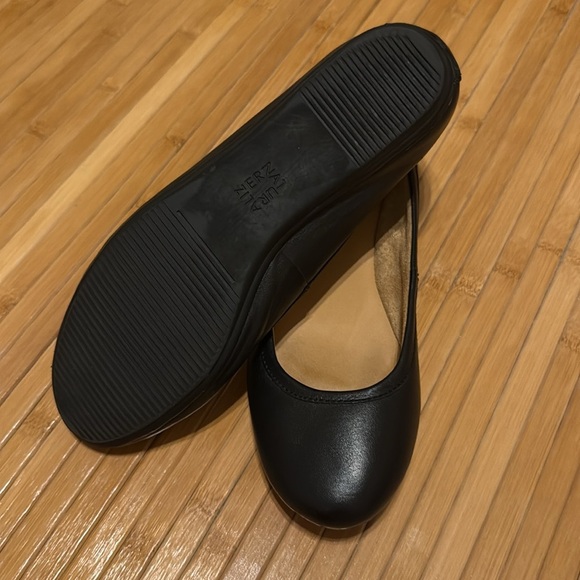 Naturalizer Maxwell Ballet Flats - Picture 2 of 4